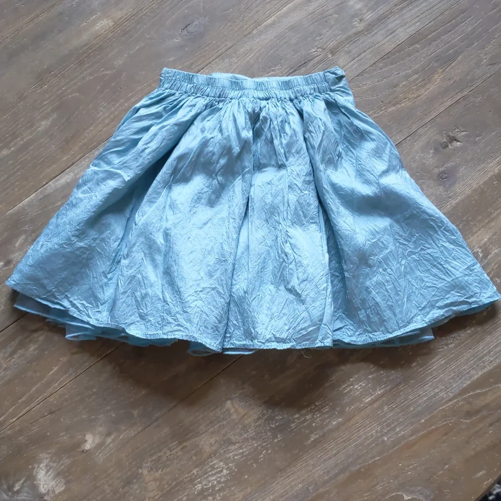 Size 3 j. Crew crewcuts silk skirt with tulle lining